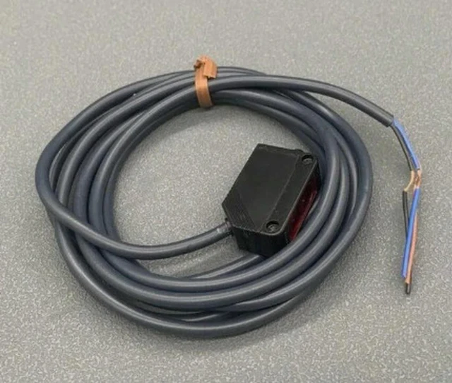 Alt view image 2 of 3 - E3Z-D62 E3Z D62 photoelectric switch Fast Delivery