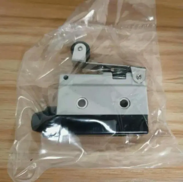 Alt view image 2 of 3 - XCJ127 XCJ-127 / XCJ128 XCJ-128 Limit Switch Fast delivery