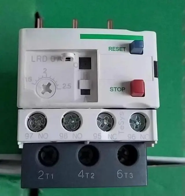 Alt view image 5 of 6 - Thermal overload relay LRD07C LR-D07C 1.6-2.5A Fast Delivery