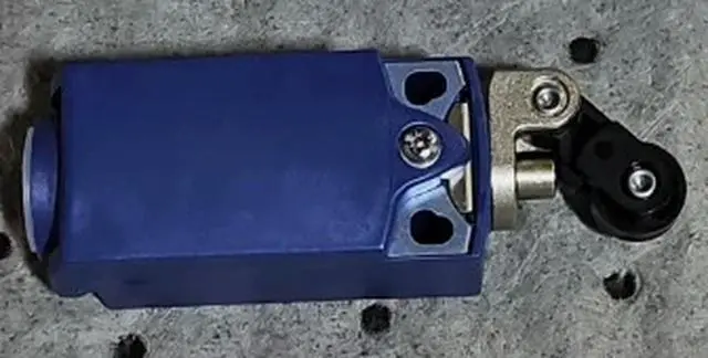 Alt view image 2 of 3 - XCKP2102P16 XCKP2118P16 XCKP2121P16 XCKP2110P16 XCKP2145P16 Travel Switch Fast delivery