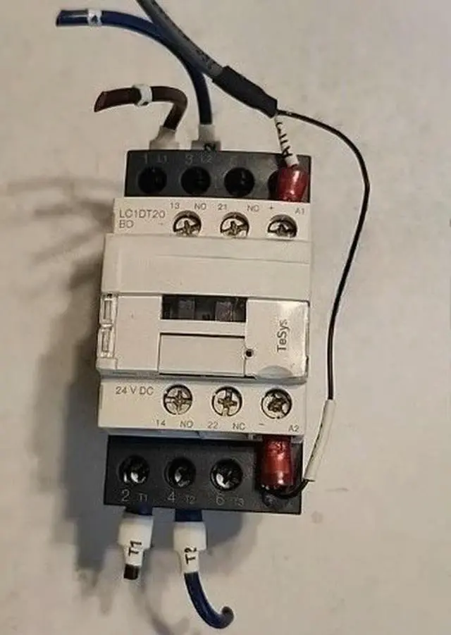 Alt view image 2 of 3 - LC1DT20BD CONTACTOR 24VDC Fast Delivery