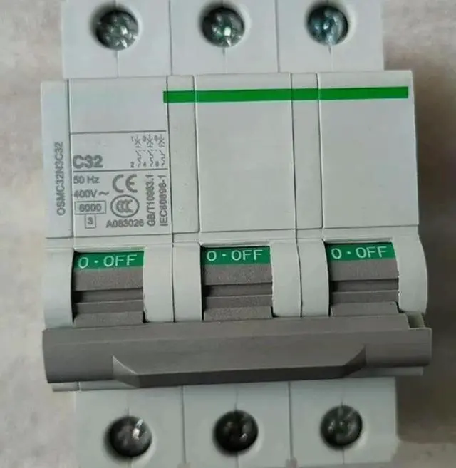 Main image of OSMC32N3C32 Circuit Breaker 32A 3P Fast delivery