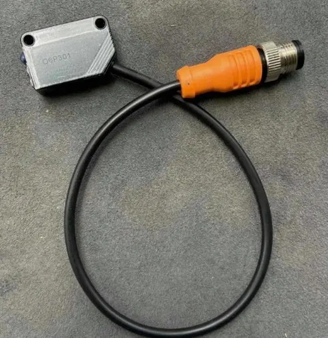 Alt view image 2 of 3 - 06P301 photoelectric switch Fast Delivery