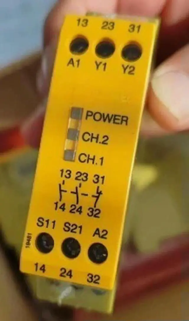 Alt view image 2 of 3 - 772143 774350 Safety relay Fast delivery