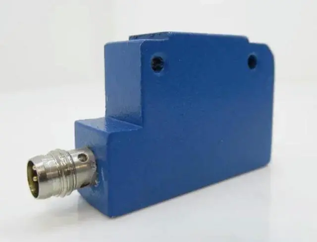 Alt view image 2 of 3 - 1pcs WL280-2R4331 Photoelectric products Assurance Fast delivery