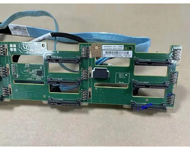 Main image of 380G9 3.5-inch 12-drive Backplane With P840 P440 Cable 777284-001 747560-001
