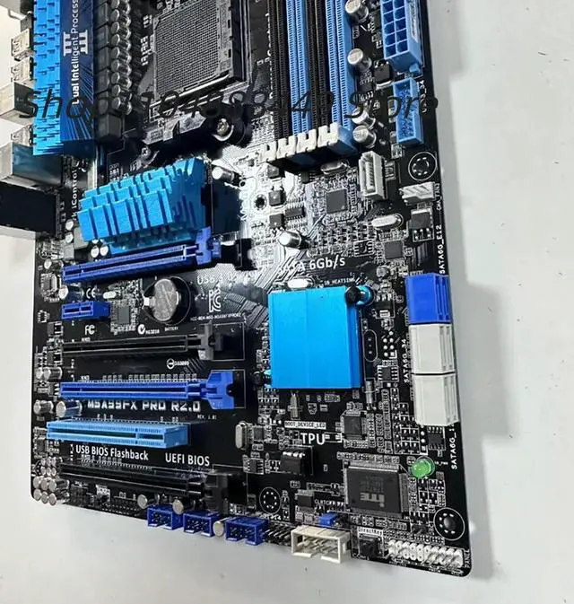 Alt view image 3 of 3 - M5A99FX PRO R2.0 motherboard