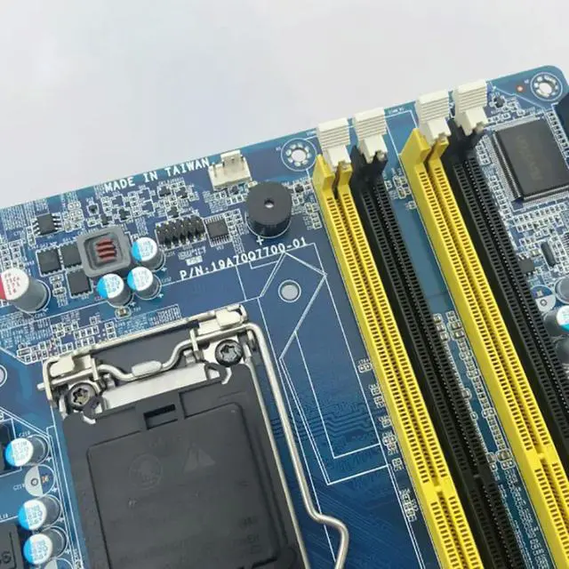 Alt view image 2 of 3 - Bulk Package ERX-Q77-A1R P/N:19A7Q7700-01 Industrial Motherboard Dual Ethernet Ports Multiple Serial Ports