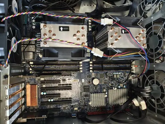 Alt view image 2 of 2 - MD70-HB0 Xeon processor E5-2600 V3 / V4 10GbE BASE-T LAN ports (X540) Mini-SAS motherboard