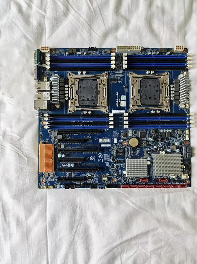 Main image of MD70-HB0 Xeon processor E5-2600 V3 / V4 10GbE BASE-T LAN ports (X540) Mini-SAS motherboard