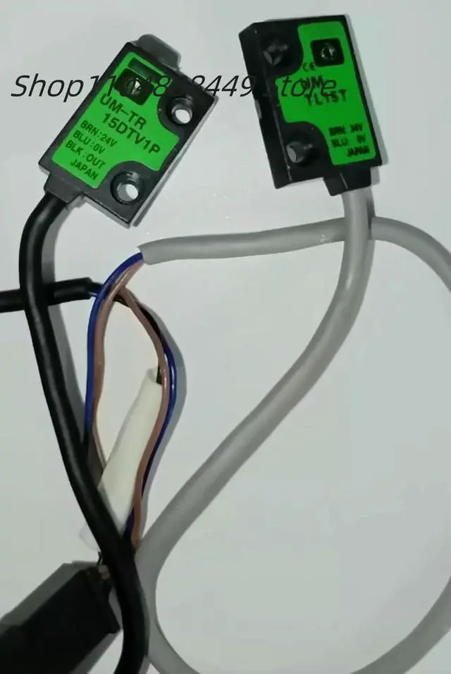 Alt view image 2 of 2 - Optoelectronic sensor UM-TR15DTV1P/UM-TL15T