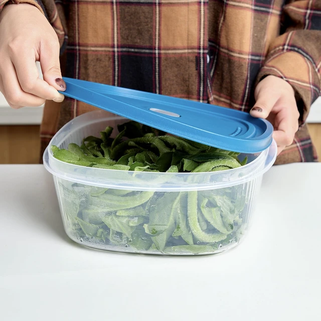 Alt view image 3 of 6 - Mainstays Reusable Food Storage Container Set, Large Square Plastic, 14 Cups Each, 2 Containers with 2 Lids