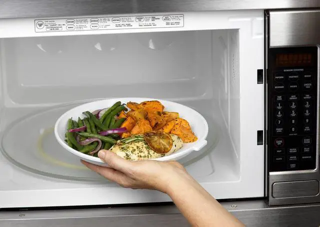 Alt view image 3 of 4 - GoodCook Everyday Microwave Plates Stay-Cool Stackable Lightweight Design, Set of 4