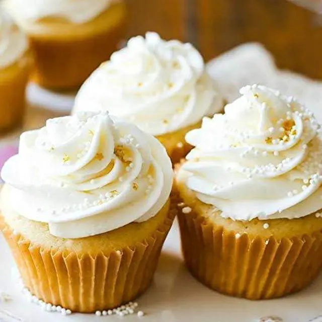 Alt view image 6 of 7 - Gifbera Unbleached Parchment Paper Cupcake Liners 400 Counts - Standard Food Grade Muffin Baking Cups, Greaseproof Non-Stick Cupcake Wrappers for Party, Wedding, Birthday (Natural)