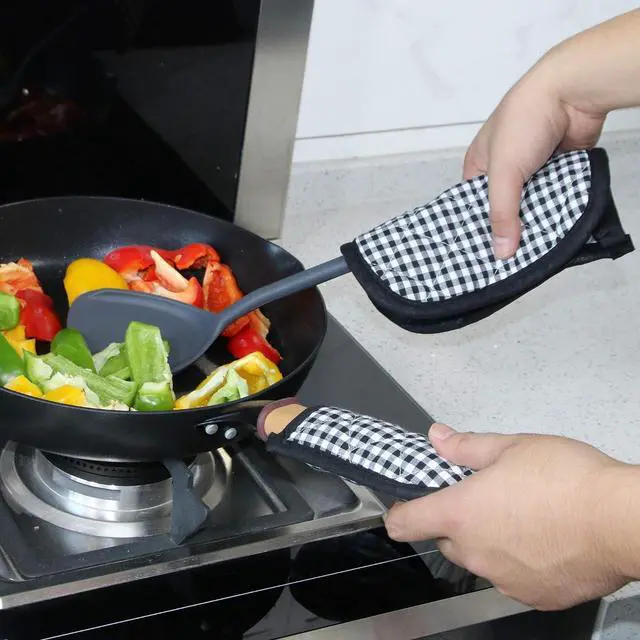 Alt view image 4 of 6 - 5 PCS Pot Holders for Kitchen, Cotton Potholers with Great Heat Resistance, Hot Pads, Trivets for Cooking and Baking Black