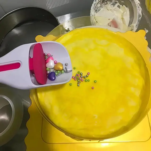 Alt view image 7 of 7 - 1pcs Cake Batter Distribution Scoop, One-Touch Sliding Button Dispenses Batter, Home Batter Dispenser Baking Tool