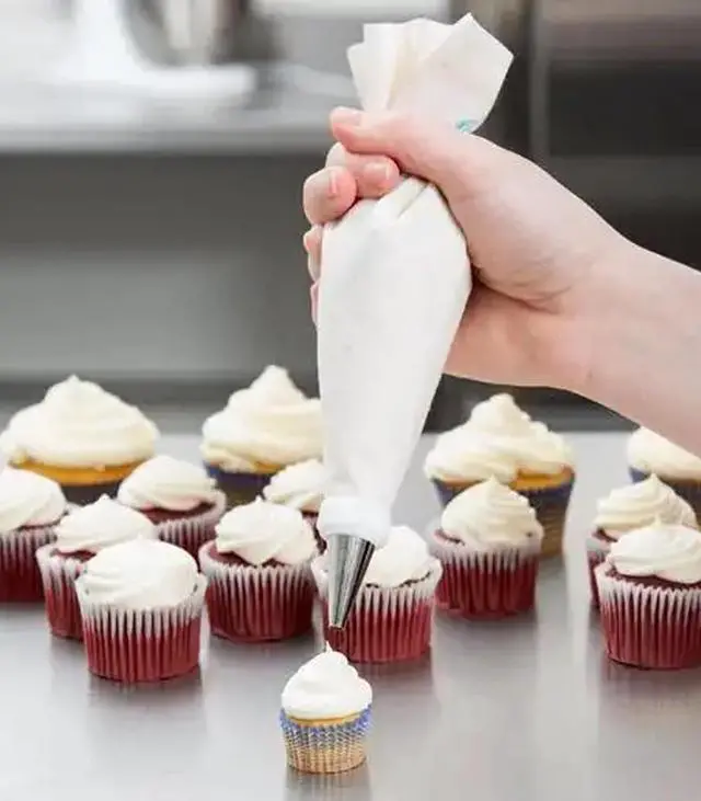 Alt view image 4 of 5 - 4pcs 1M Cake Piping Tips, Cake Decorating Kit,Baking Supplies,Piping Tips,Piping Bags And Tips Set,Frosting Piping Kit,for Cookie Cup cake