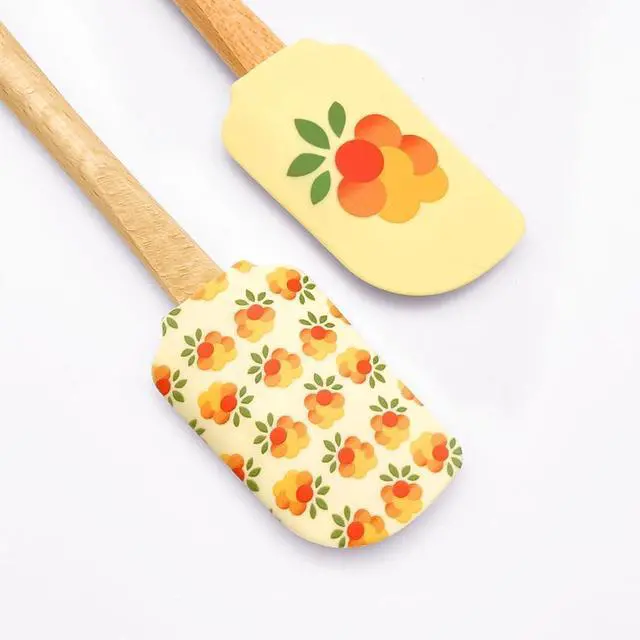 Main image of Silicone Kitchen Spatula Set, Wooden Handle Spatula Set for Baking, Cooking, and Mixing (grape)