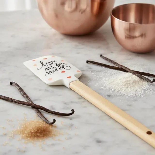 Alt view image 5 of 7 - Heart Silicone Spatulas,Cake Cream Silicone Spatula Wooden Handle Butter Pastry Blender Scraper Kitchen Chocolate Butter Baking Mixers,Kitchen Utensils and Gadgets (White)