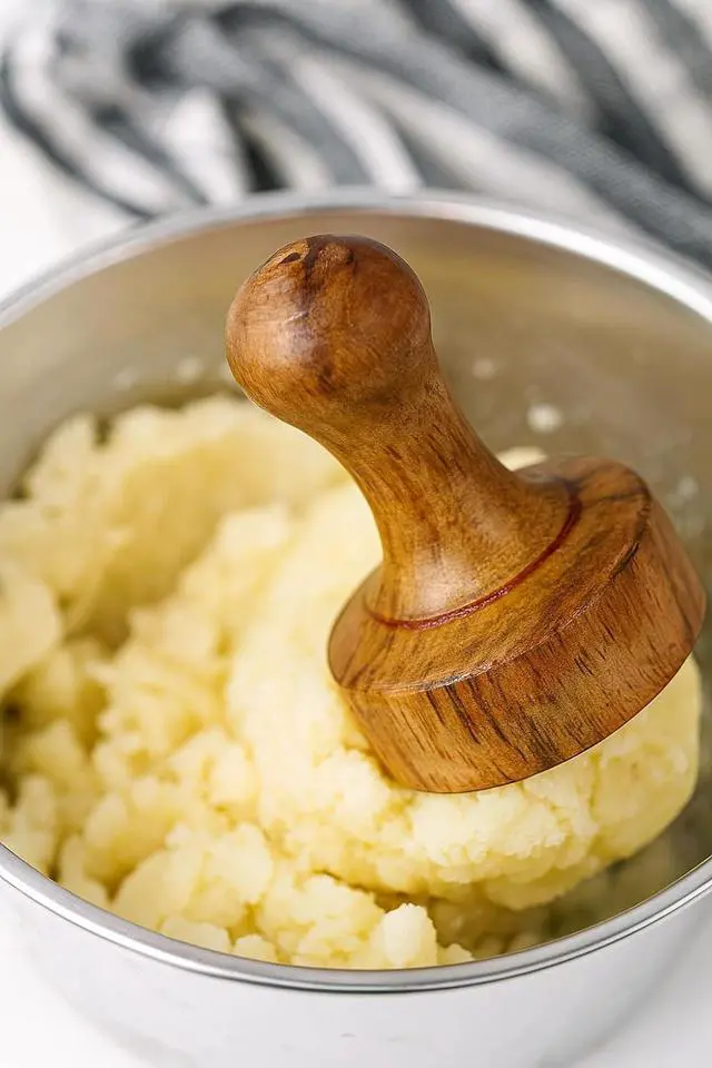 Alt view image 3 of 7 - Wooden Potato Masher Wooden Food Masher Vegetable Smasher Roti Chapati Presser Roti Bhakri Or Khakara on Tava Presser Crusher