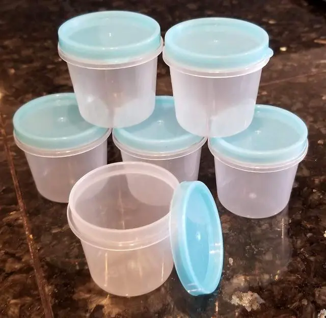 Alt view image 2 of 3 - Handy Housewares 6 Piece Reusable Salad Dressing 1oz Container Set with Snap Airtight Lids - Great for Lunches On The Go