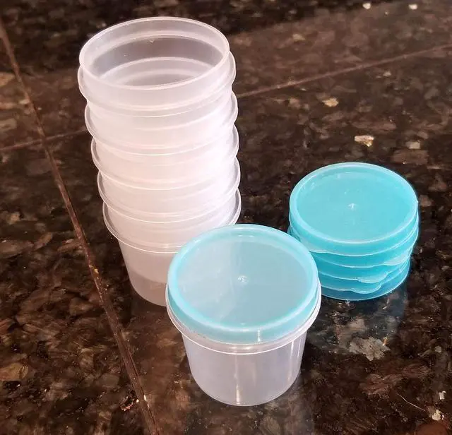 Alt view image 3 of 3 - Handy Housewares 6 Piece Reusable Salad Dressing 1oz Container Set with Snap Airtight Lids - Great for Lunches On The Go
