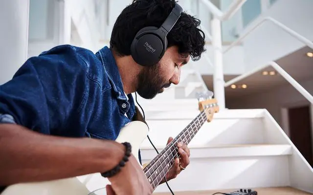Alt view image 5 of 6 - RH-5 Closed-Type Stereo Headphones Bundle with Guitar Picks