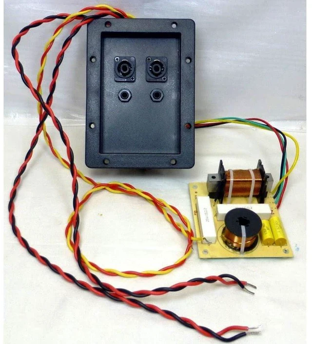 Alt view image 3 of 7 - Replacement Crossover for Peavey SP4 Dual 15" 3-Way Speaker w/Speakon 1/4" Jack