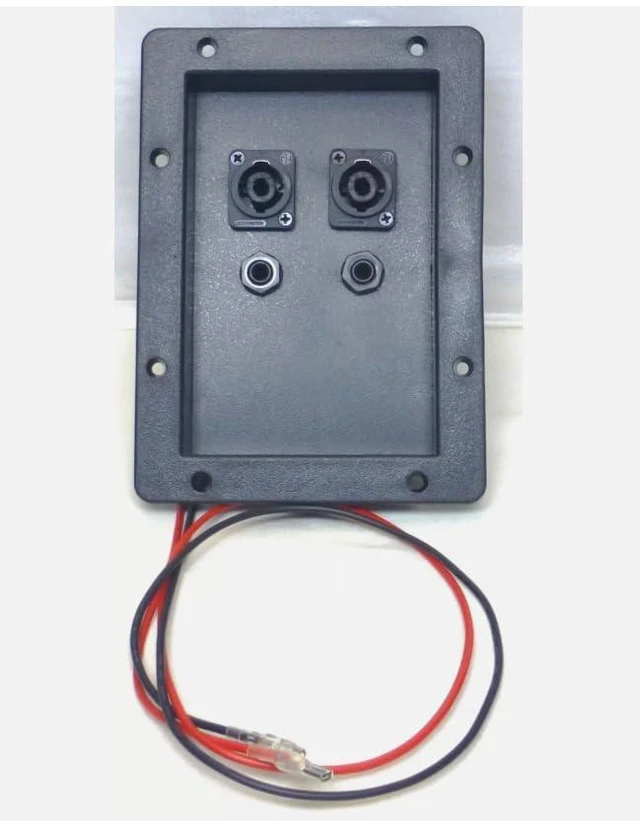 Main image of Crossover Peavey PV 118 Bass Speaker w/Speakon & 1/4" Jack