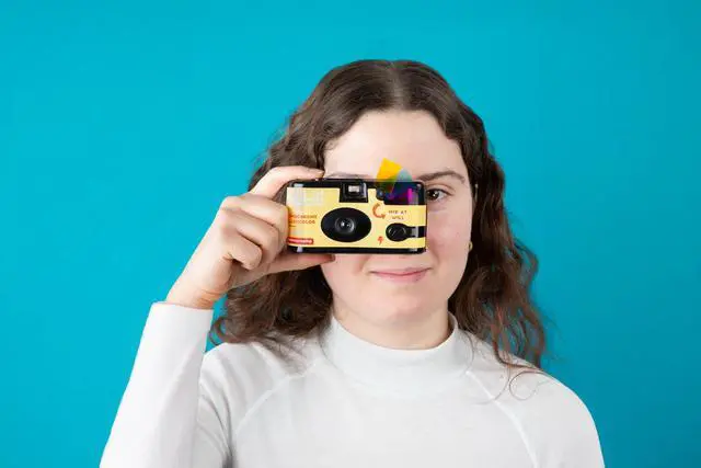 Alt view image 4 of 7 - Simple Use Reloadable Film Camera, 35mm, Built-in Flash with Color Gel Filters, Classicolor ISO 200 Color Negative Film