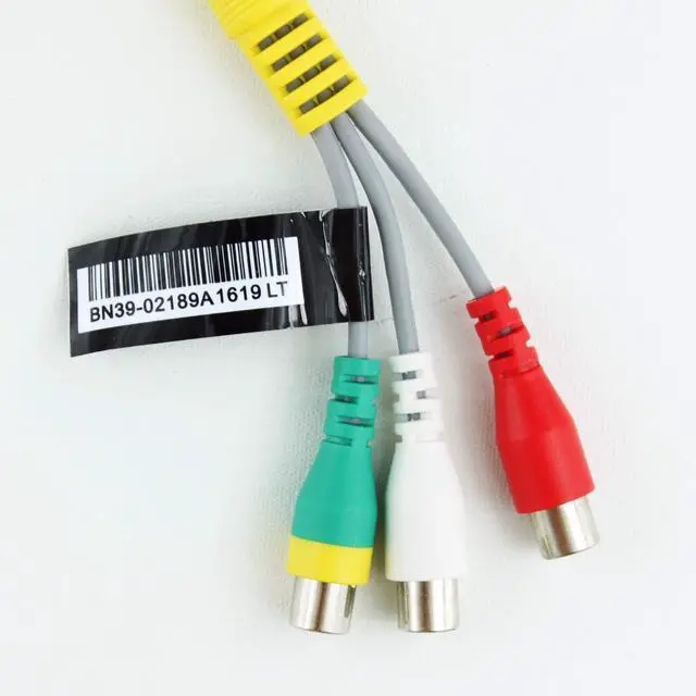 Alt view image 2 of 4 - Gender Cable DC to RCA BN39-02189A