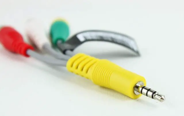 Alt view image 4 of 4 - Gender Cable DC to RCA BN39-02189A