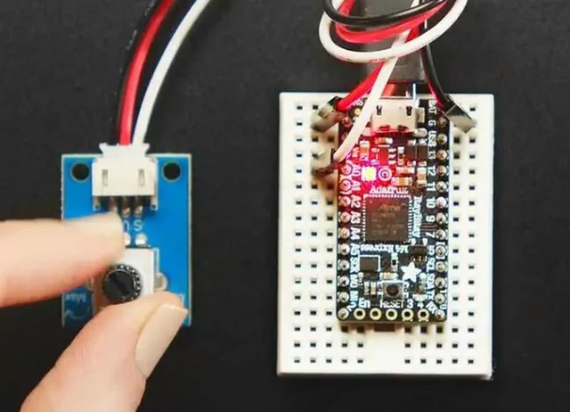 Alt view image 2 of 3 - 4493 STEMMA Wired Potentiometer Breakout Board - 10K ohm Linear