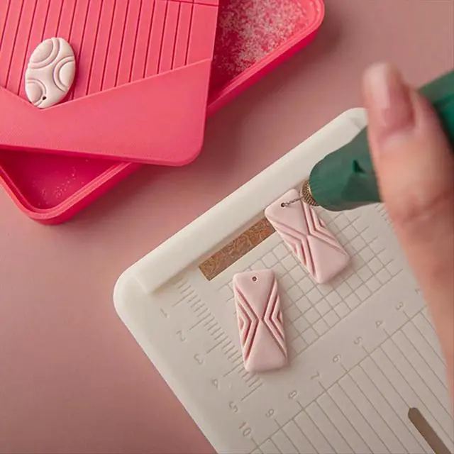 Alt view image 4 of 6 - Soft Ceramic Punching Auxiliary Tool Drilling Dust Box DIY Jewelry Punching Positioning Polymer Clay Tool Pink