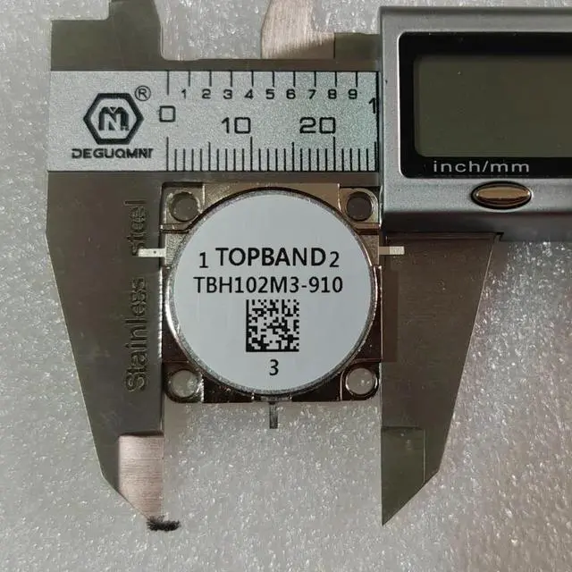Alt view image 2 of 3 - TBH102M3-910 860-960MHZ 25*25 Positive RF stripline circulator Isolators