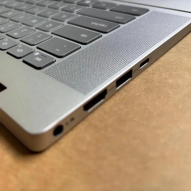 Alt view image 2 of 3 - 100%US Silver For Inspiron 16 5630 5635 laptop keyboard Palmrest Assembly TOP cover C case No-backlight D4WJ7 0D4WJ7