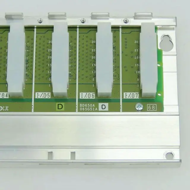 Alt view image 2 of 3 - Q68B Q Series 5VDC 0.12A Base Unit