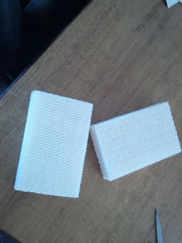 Alt view image 2 of 3 - Humidity Pad for GQF or Brinsea INCUBATOR, Intermittent Operation, Quiet, White