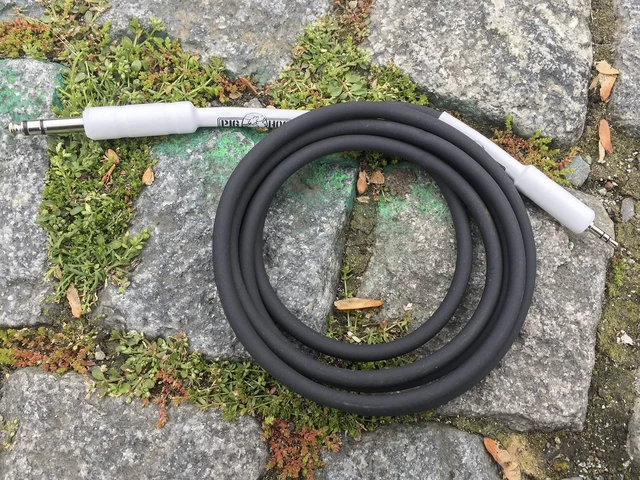 Alt view image 2 of 2 - Pig Hog PX48J6 1/4" TRS to 3.5mm Mini Instrument Cable, 6 Feet