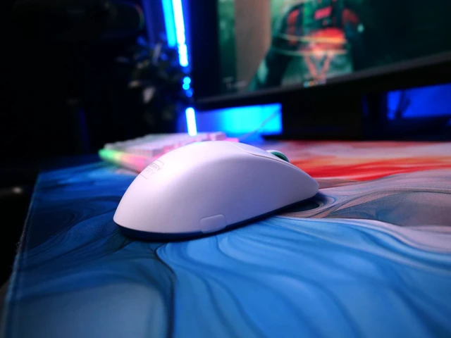Alt view image 5 of 5 - CHERRY XTRFY M64 Wireless, Souris de Gaming Sans Fil Ultralegere, 2.4 GHz, Optimisee pour les esports, Forme Ergonomique avec Front Ultra Plat, Blanc