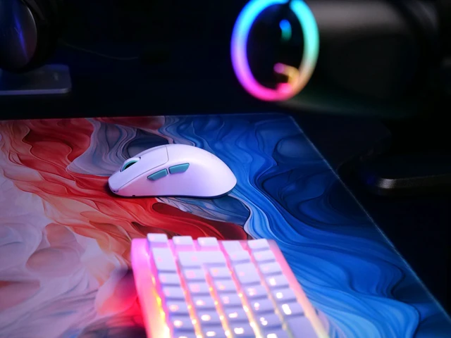 Alt view image 4 of 5 - CHERRY XTRFY M64 Wireless, Souris de Gaming Sans Fil Ultralegere, 2.4 GHz, Optimisee pour les esports, Forme Ergonomique avec Front Ultra Plat, Blanc