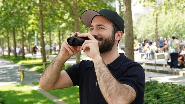 Alt view image 2 of 6 - 15-50x28 Compact Zoom Binoculars