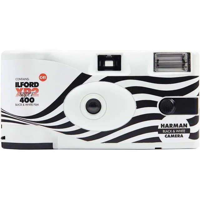 Alt view image 2 of 4 - XP2 35mm ISO-400 B&W One-Time Single-Use Disposable Camera with Flash - 27 Exposures with Microfiber Cleaning Cloth