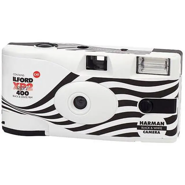 Alt view image 3 of 4 - XP2 35mm ISO-400 B&W One-Time Single-Use Disposable Camera with Flash - 27 Exposures with Microfiber Cleaning Cloth