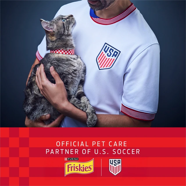 Alt view image 4 of 6 - Purina Friskies Party Mix Natural Yums Catnip Cat Treats 20oz Canister