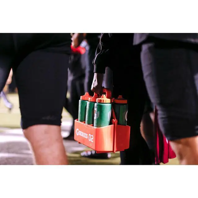 Alt view image 4 of 5 - Gatorade Contour Style Squeeze Water Bottle, 28oz, Green