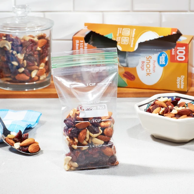 Alt view image 6 of 6 - Great Value 100-Count Fresh Seal Double Zipper Rectangle Snack Bags