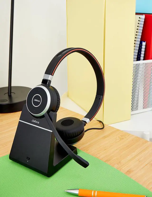 Alt view image 2 of 6 - Evolve 65 With Charging Stand MS Stereo