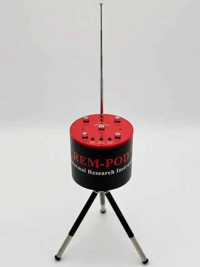 Alt view image 5 of 6 - Rev 3, Field Fringe Detection, + more upgrades: 60 hr Battery Life, 5 Sensitivity Levels, Auto Temp Deviation Detection Pro, Battery Life Meter, Folding Antenna, Tripod