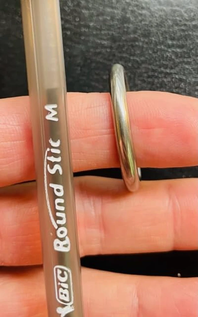 Alt view image 2 of 4 - Stainless Steel 316 Round Ring Welded 5/32" x 1" (4mm x 25mm) Marine Grade O - Ring (10) anillo Redondo